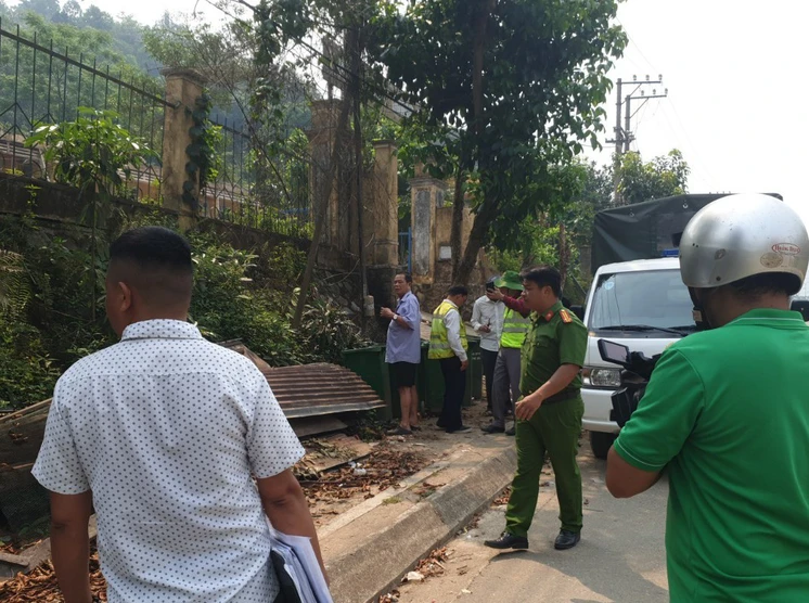 Xử lý tình trạng lấn chiếm lòng, lề đường tuyến Hồ Chí Minh qua tỉnh Quảng Nam