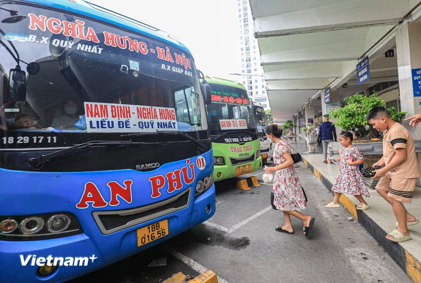 Hà Nội: Lượng khách đi lại tại các bến xe tăng khoảng 350% dịp nghỉ lễ 30/4