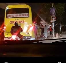 Hà Nội: Xe khách Thanh Bình 'xé tuyến', đón trả khách vô tội vạ