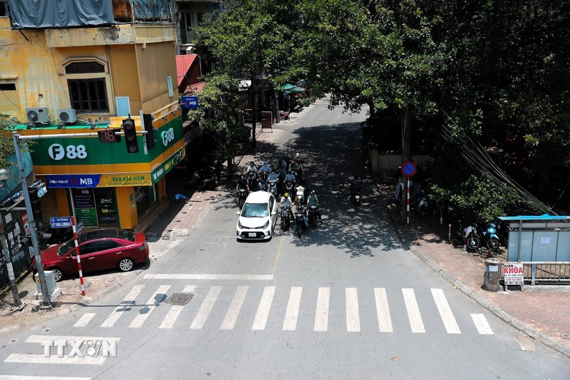 Thời tiết ngày 27/7: Bắc Bộ nắng nóng cục bộ, Trung và Nam Bộ có mưa rào